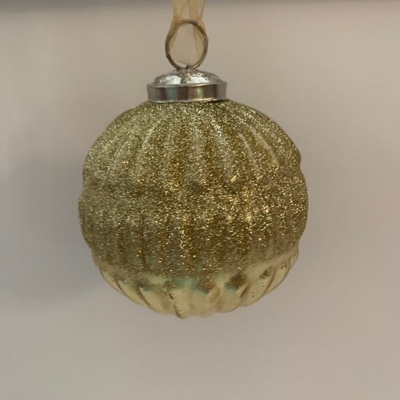 Martha Stewart Christmas Ornaments Glass 6 Gold Glitter Christmas Ornaments - Picture 6 of 9